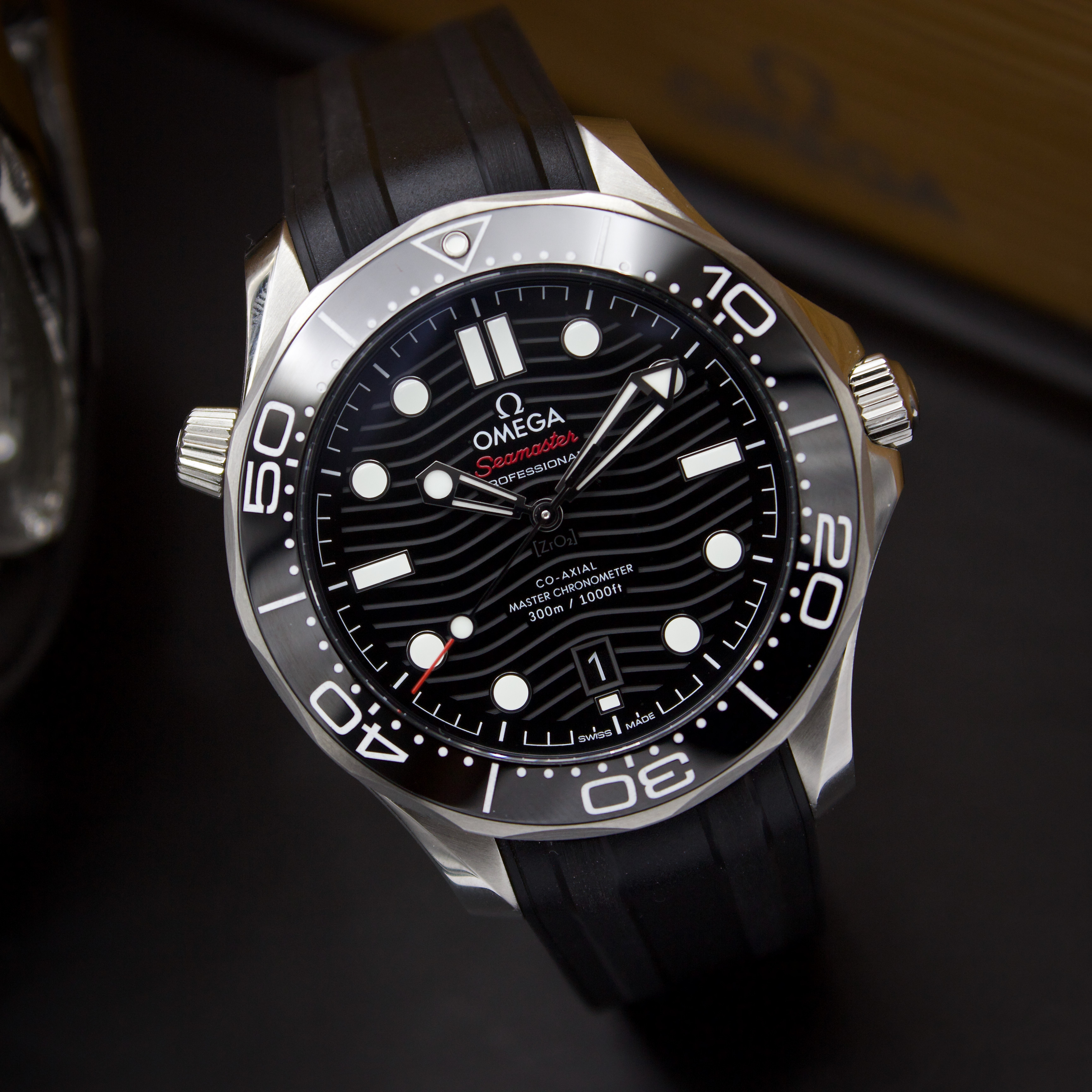 Omega seamaster 300m online black rubber