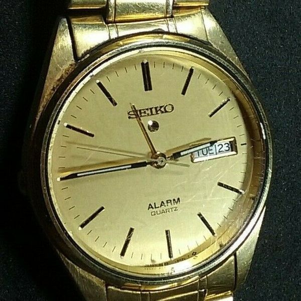 Seiko Alarm Quartz Men’s Watch 5C238009 Day/Date Window Gold Tone