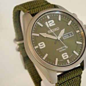 Seiko Kinetic 5M83-0AA0. Gents 100m day & date. Olive green. SMY141 RRP  £249 | WatchCharts
