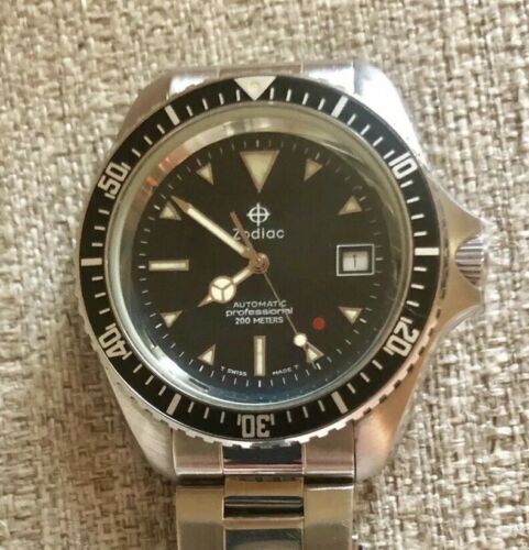 VINTAGE Automatic Zodiac RED POINT DOT 200M DIVER WATCH