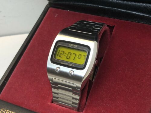 NOS Japanese SEIKO 0624 5000 LC Quartz LCD Digital watch