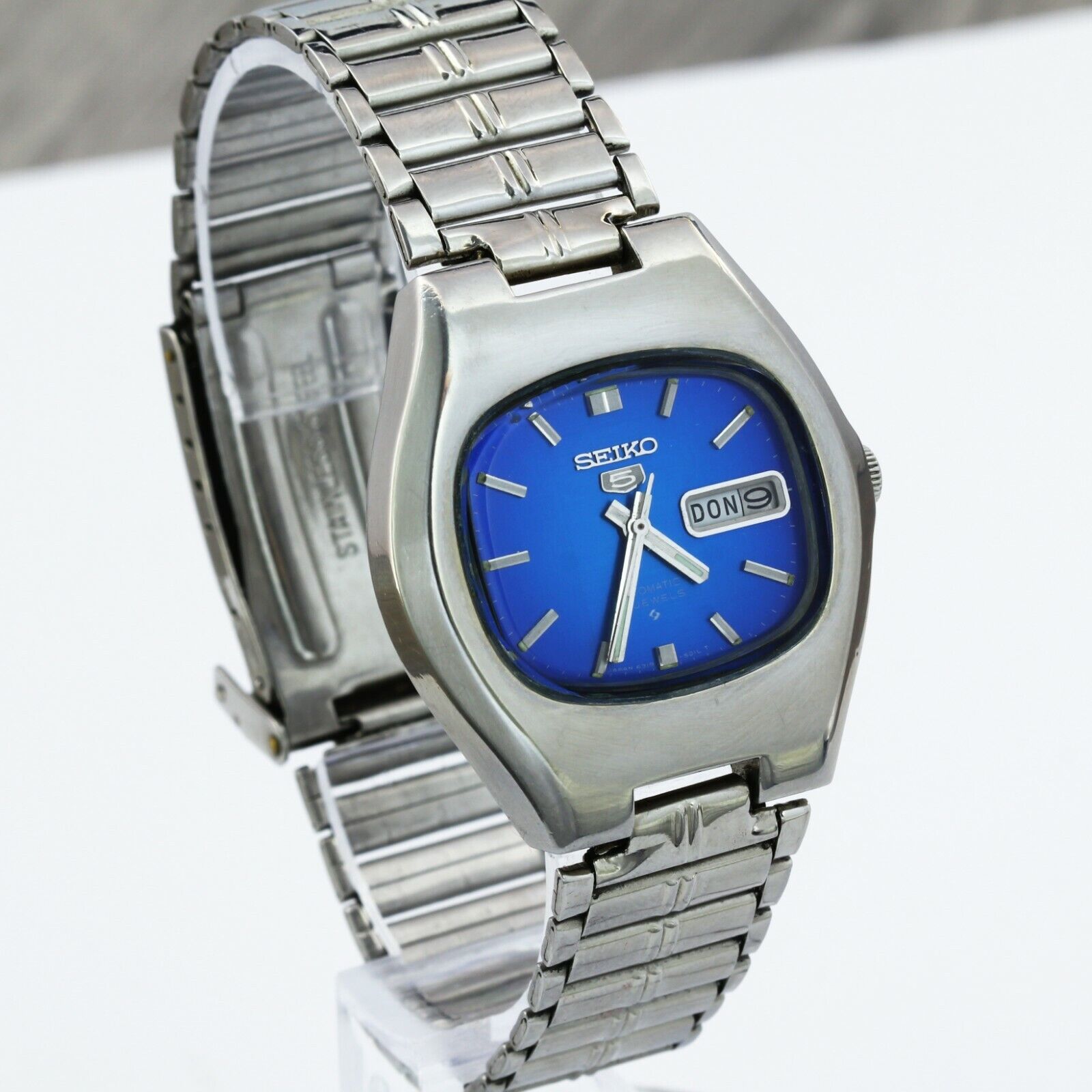 Seiko 5 6319-5010 vintage automatic Japan wristwatch caliber 6319A