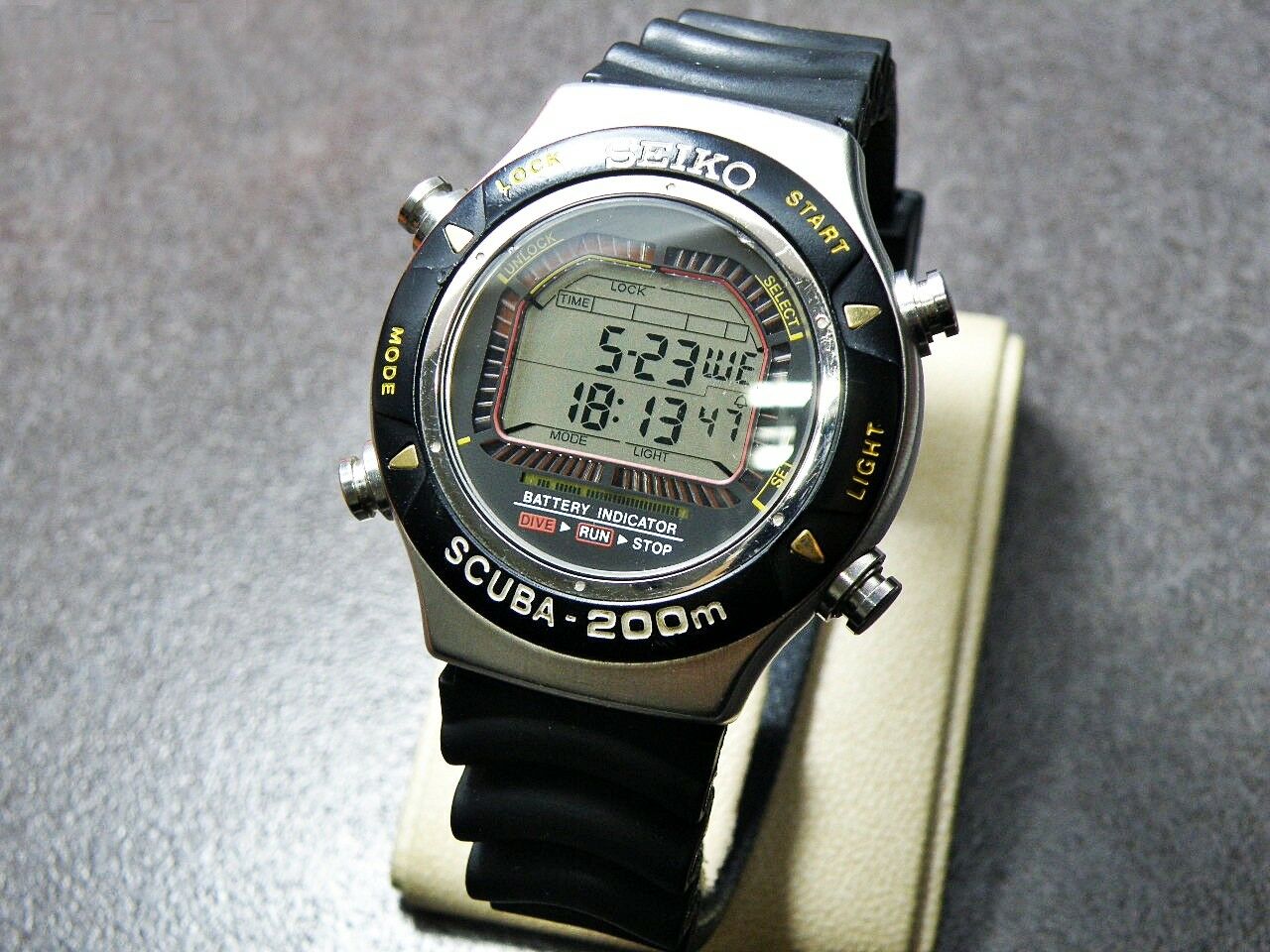 SEIKO SCUBA 200M S800-0010 ALARM CHRONOGRAPH SS QUARTZ MENS DIVER SEIKO SCUBA 200M S800-0010 ALARM CHRONOGRAPH SS QUARTZ MENS DIVER