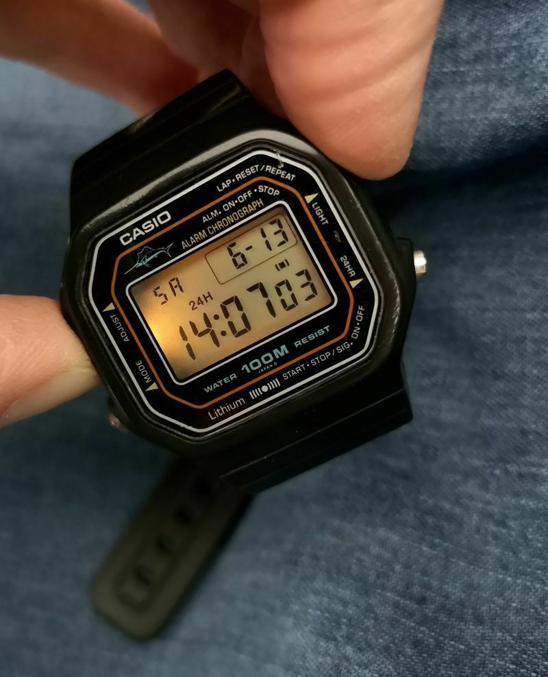 Vintage very rare 80s Casio W-300 Marlin module 106 men's quartz