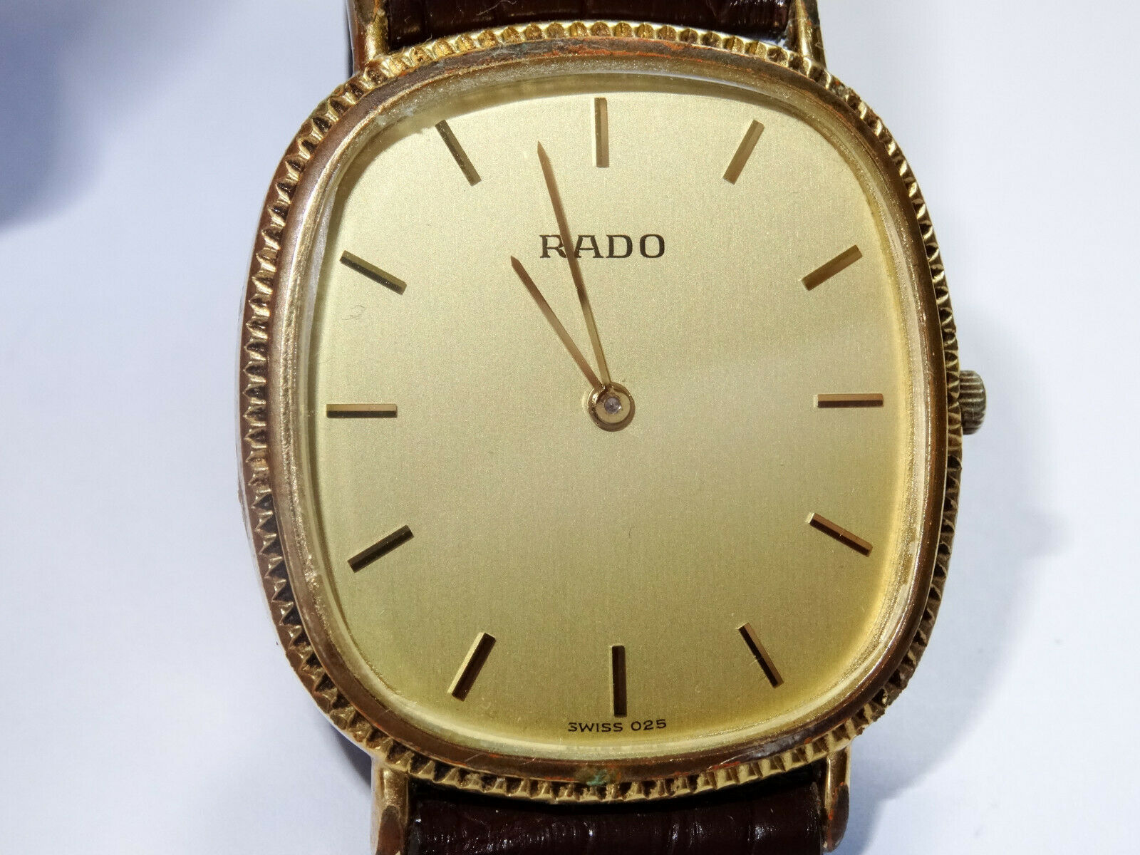 Mid-Size/Unisex Rado Gold Plated Ellipse Quartz Watch Ref 204.3610