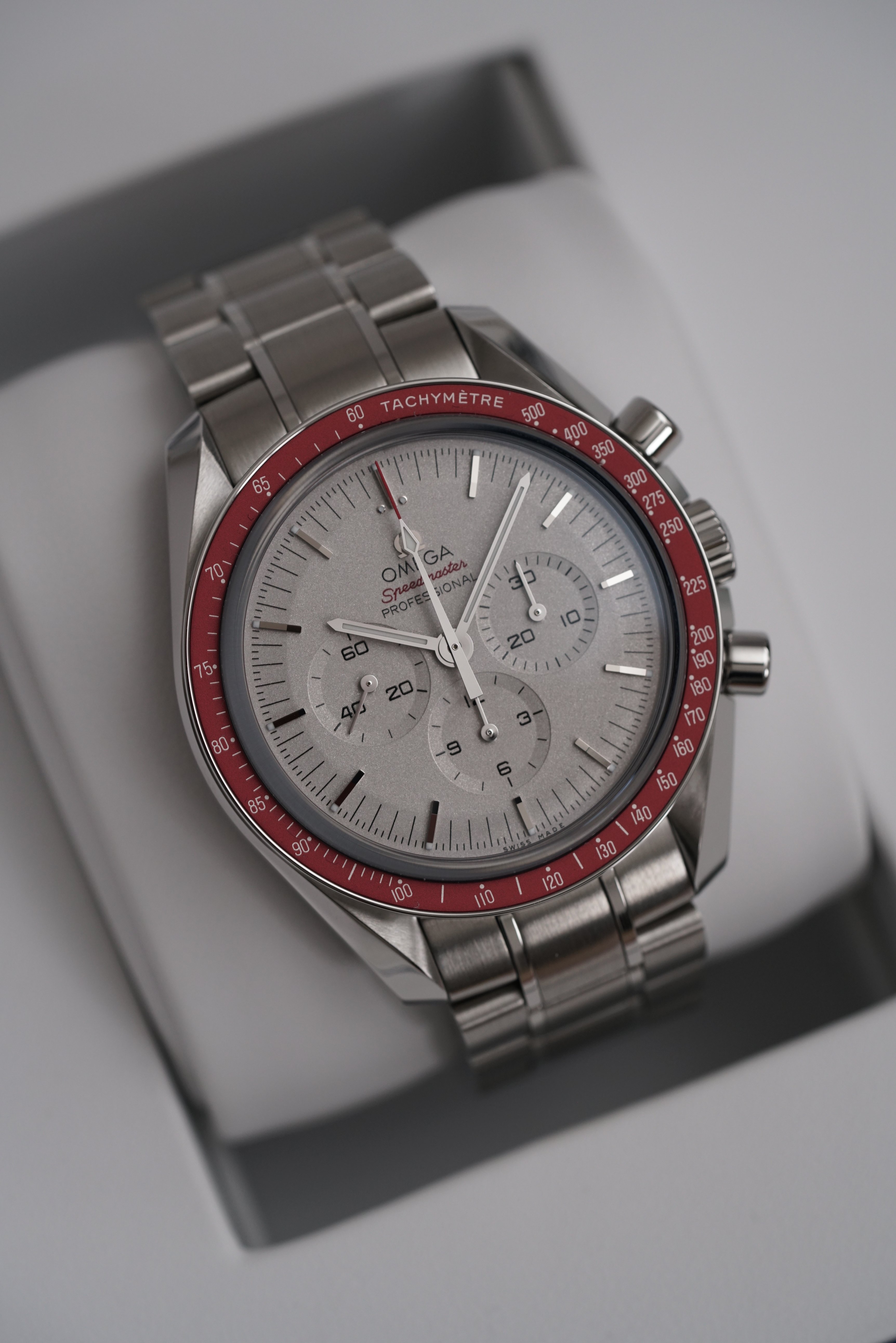 Omega Speedmaster Rising Sun FS: Omega Speedmaster Tokyo 2020 Rising Sun 522.30.42.30.06.001 ...