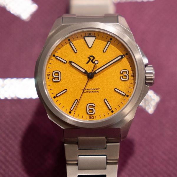 [WTS] RZE Resolute 2022 - Medallion Yellow - Like New - Titanium ...