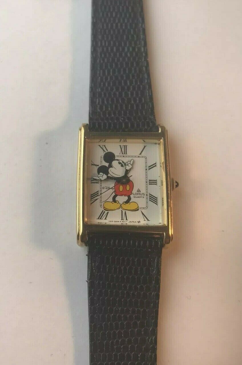 Vintage Men s Lorus Mickey Mouse Watch V515 5150 Cartier Tank