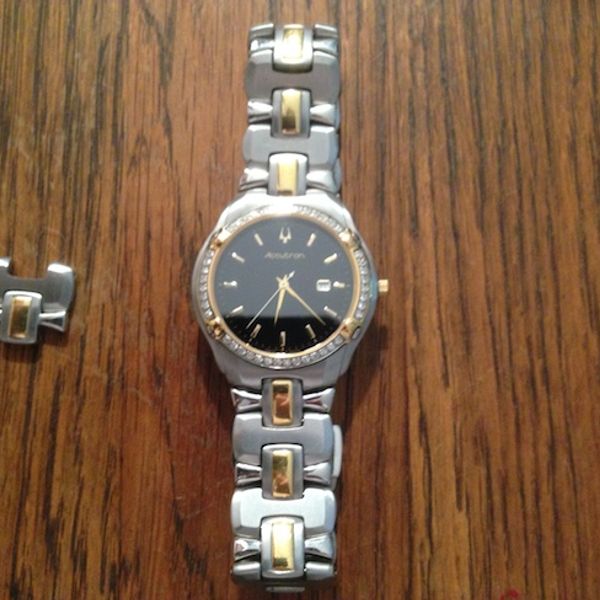 Bulova / Accutron Barcelona 28E05 Stainless/Gold & diamonds ...