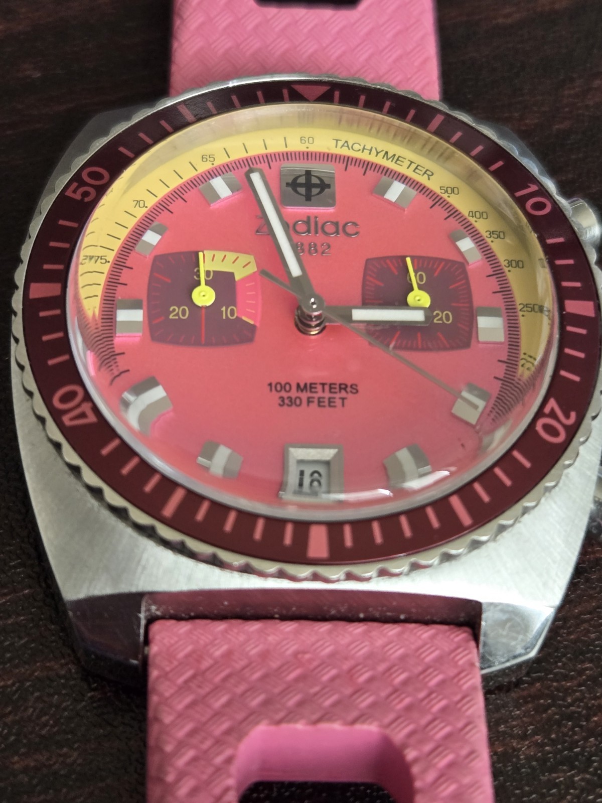 Zodiac ZS2923 Sea Dragon Chronograph Diver Watch, pink, Heuer