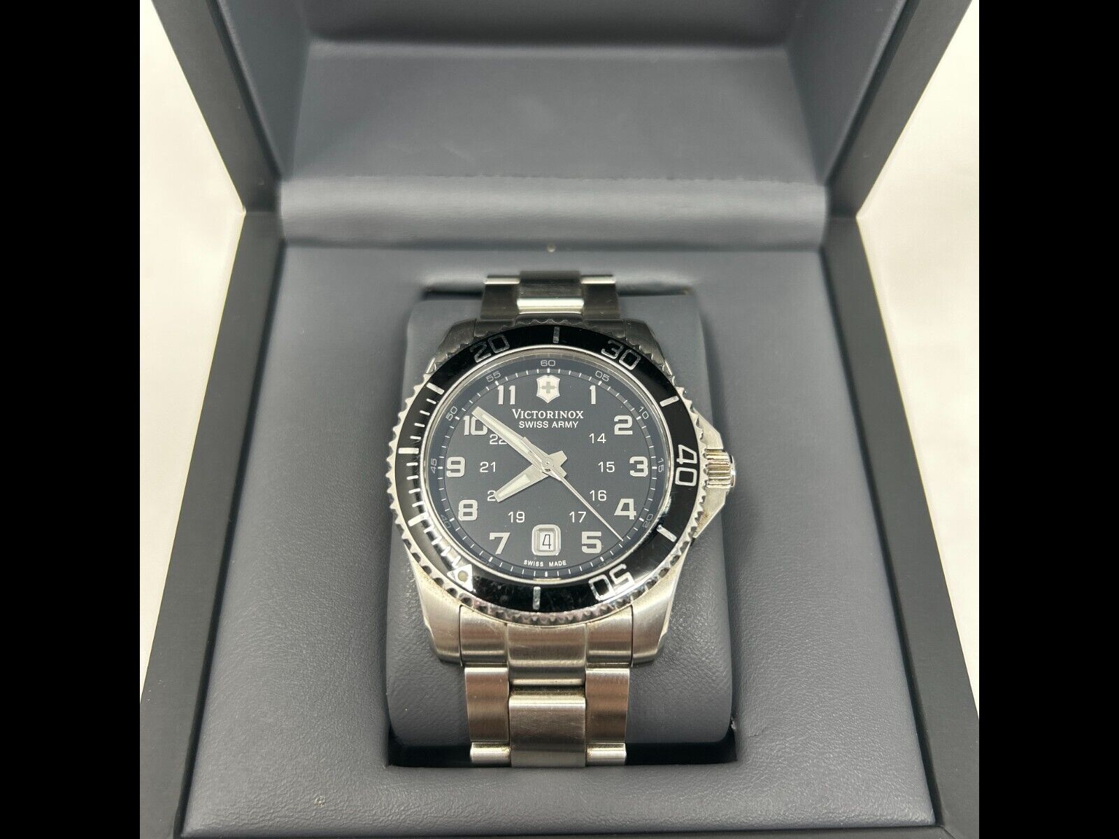 Obakocco　0519 Victorinox Swiss Army Maverick GS Black Dial Stainless Steel