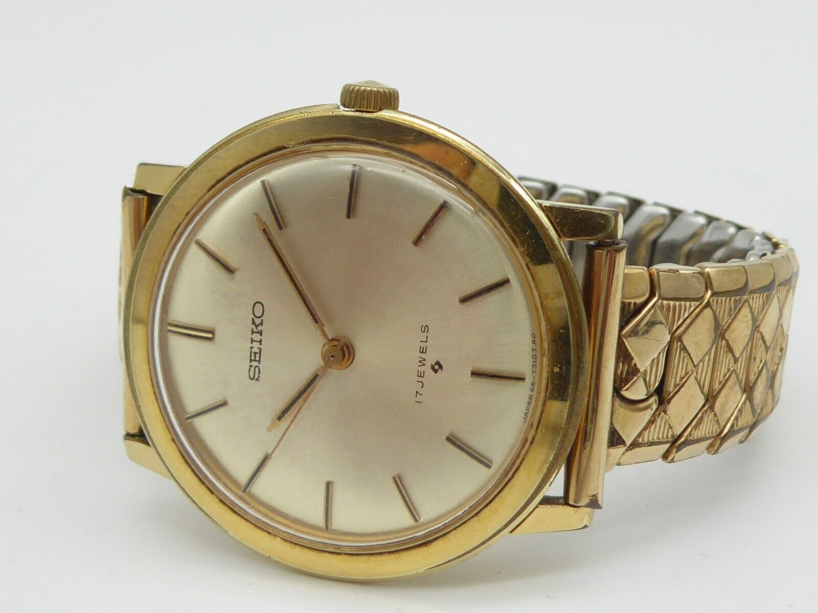 SMART VINTAGE MENS GOLD PLATED SEIKO MANUAL WIND WRISTWATCH 66