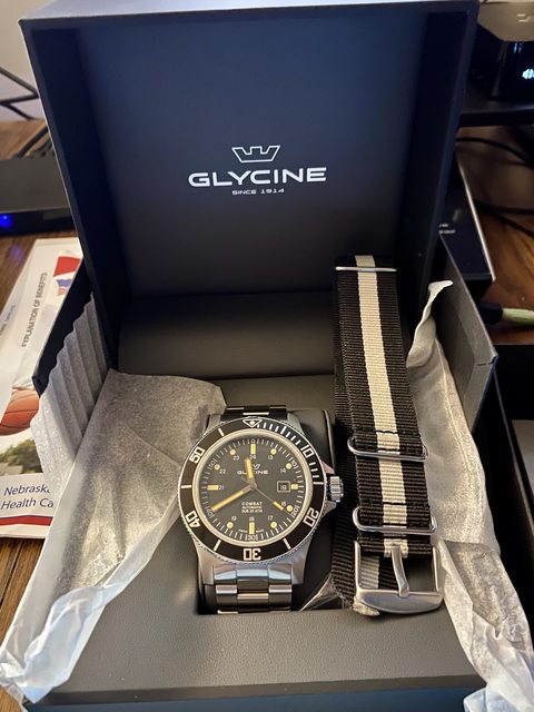 FS FT Glycine Combat Sub 48mm burnt orange on Gly bracelet w