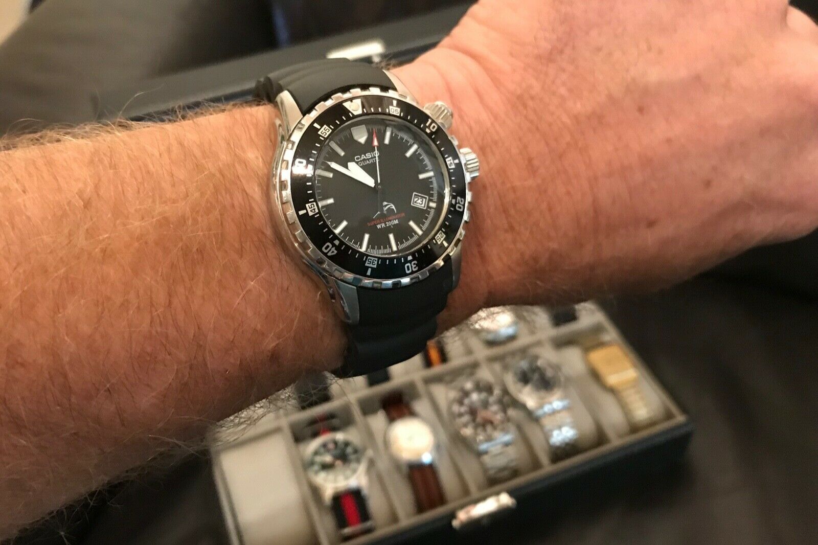 casio mdv102 super illuminator
