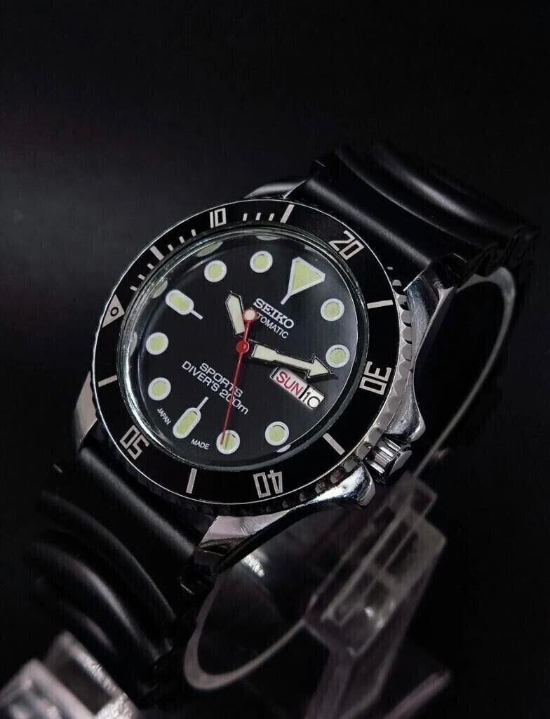 Seiko 5 rotating outlet bezel