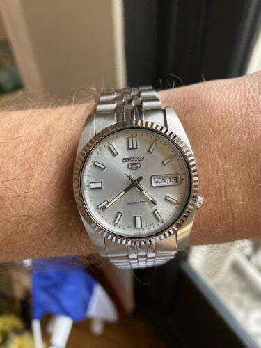 NEW SEIKO WATCH GREY DIAL SNXJ89 K1 SNXJ89K JUBILEE DATEJUST DAY