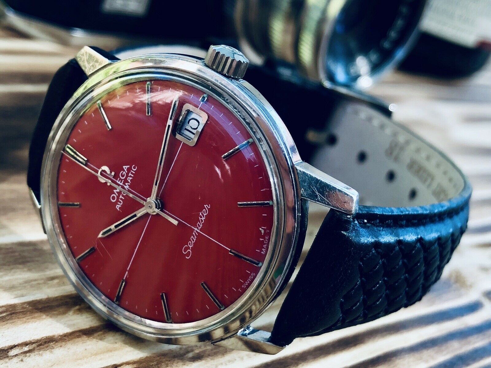 Omega speedmaster shop red face