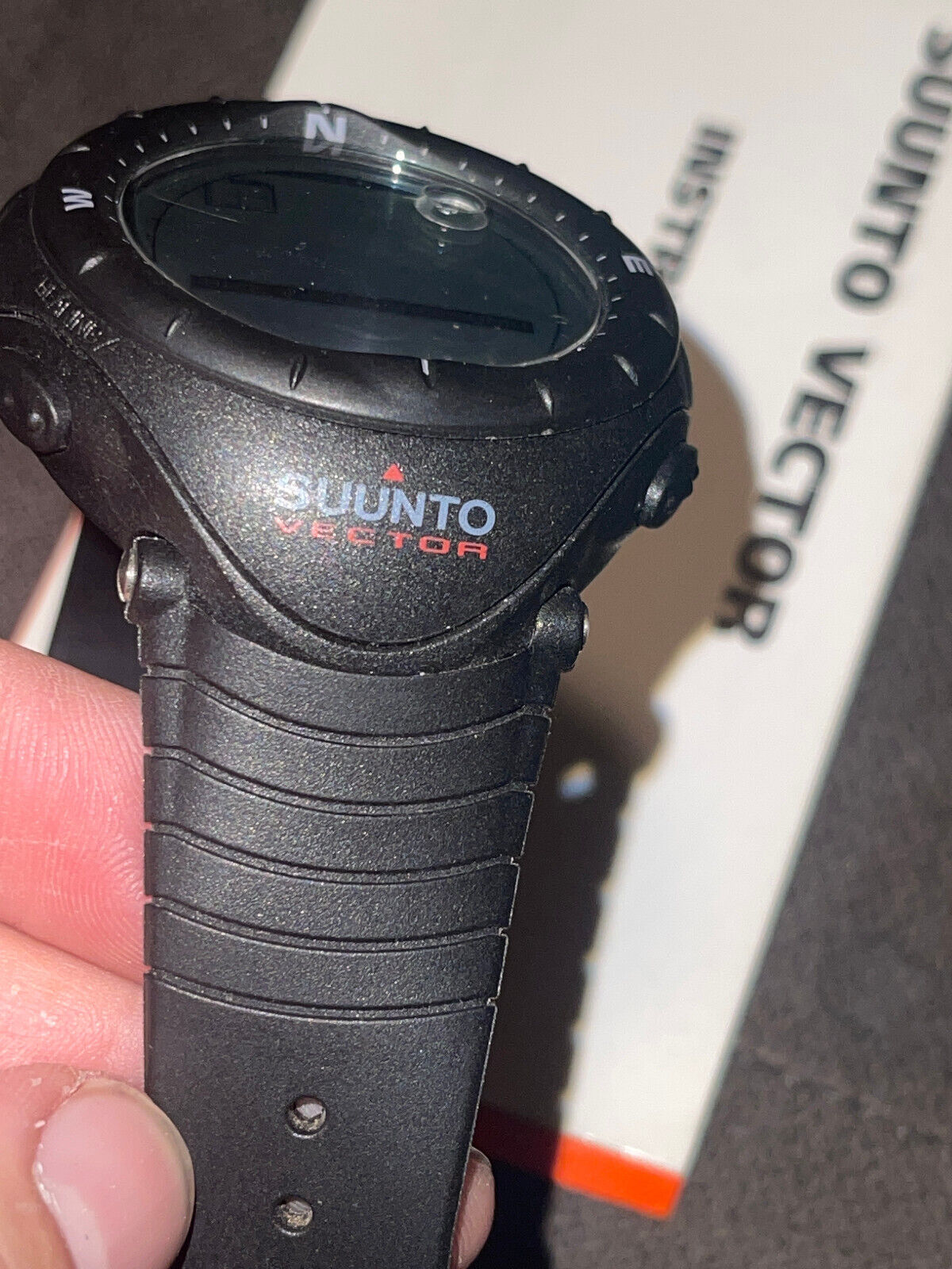 SUUNTO Vector BLACK Digital Watch W/MANUAL. DEAD BATTERY 