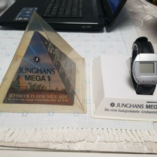 Junghans Mega1 Funkarmbanduhr Original Box neue Batterie Top Erhaltung