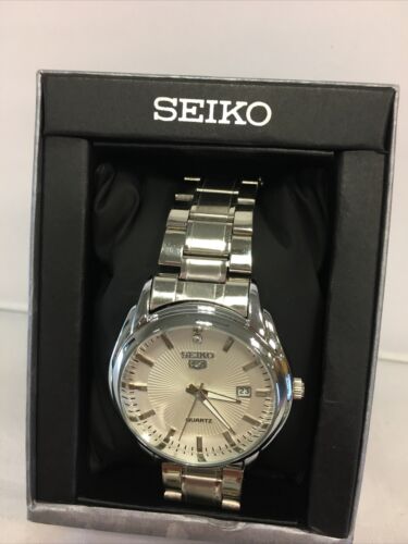 SEIKO 5 Quartz Men's Luxury Watch - 8278G | WatchCharts