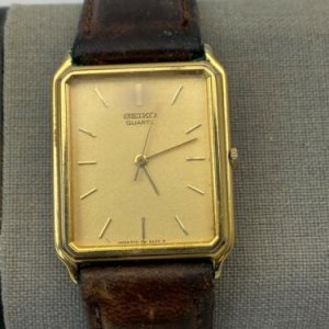 Vintage Seiko Quartz 5Y31-5A30 Tank Men's Wrist Watch Gold-tone