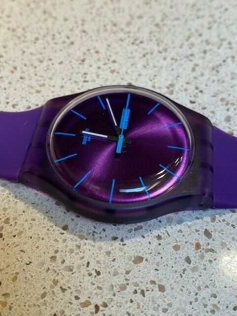 Swatch  display picture 1