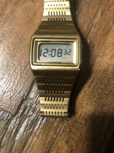 EXCELLENT VINTAGE SEIKO F033-5029 QUARTZ LC LCD WATCH | WatchCharts