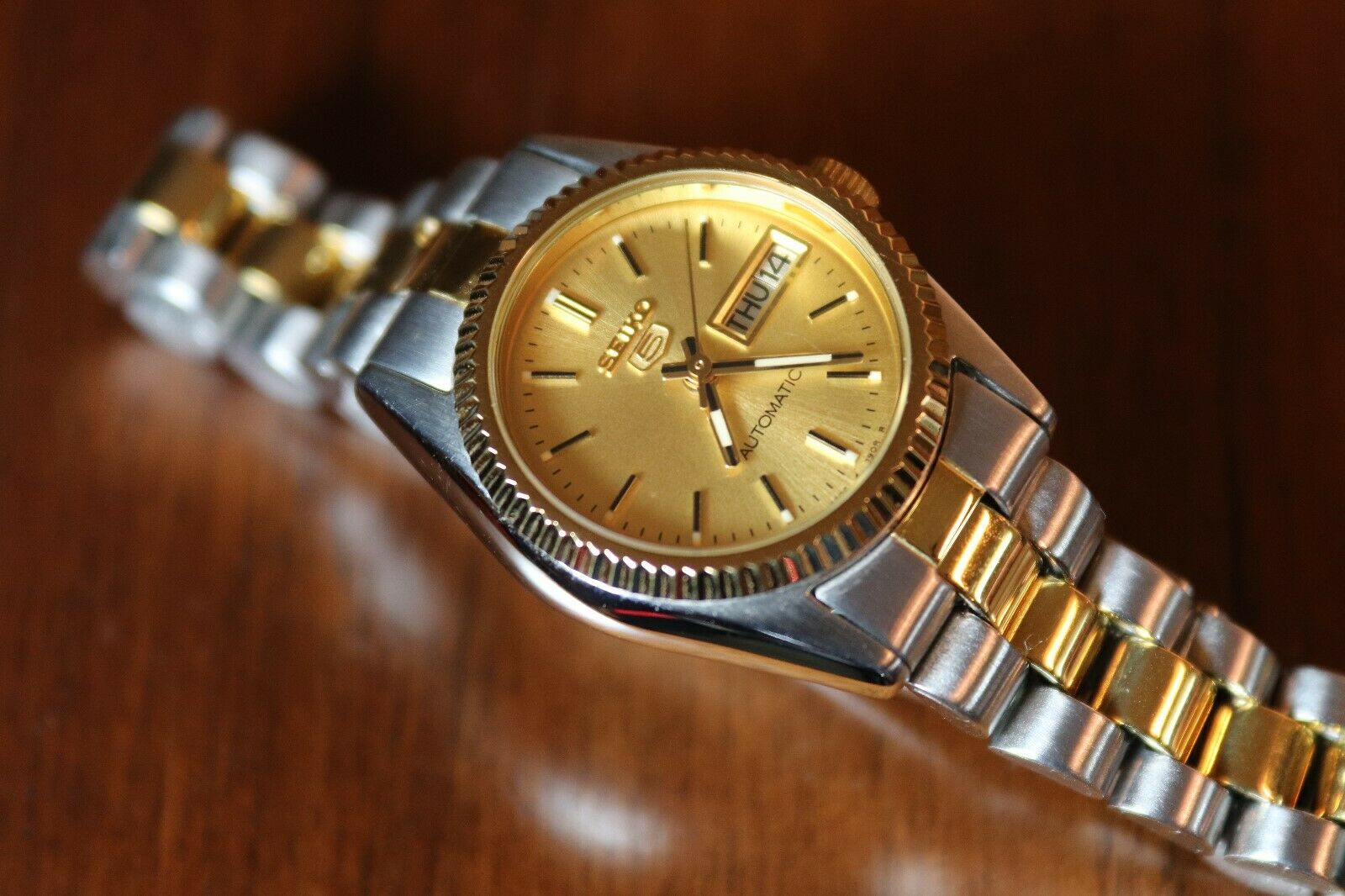 Vintage Seiko 5 Automatic Ladies Watch Two Tone Day/Date