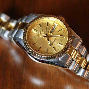 Vintage Seiko 5 Automatic Ladies Watch Two Tone Day/Date 4206-0510 Runs  Great | WatchCharts
