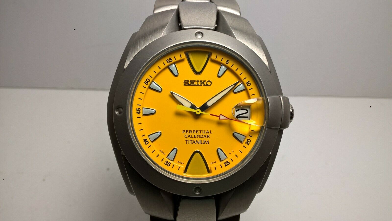 Rare Sporty Yellow Seiko SBQK049 8F32 0040 Perpetual HAQ Titanium