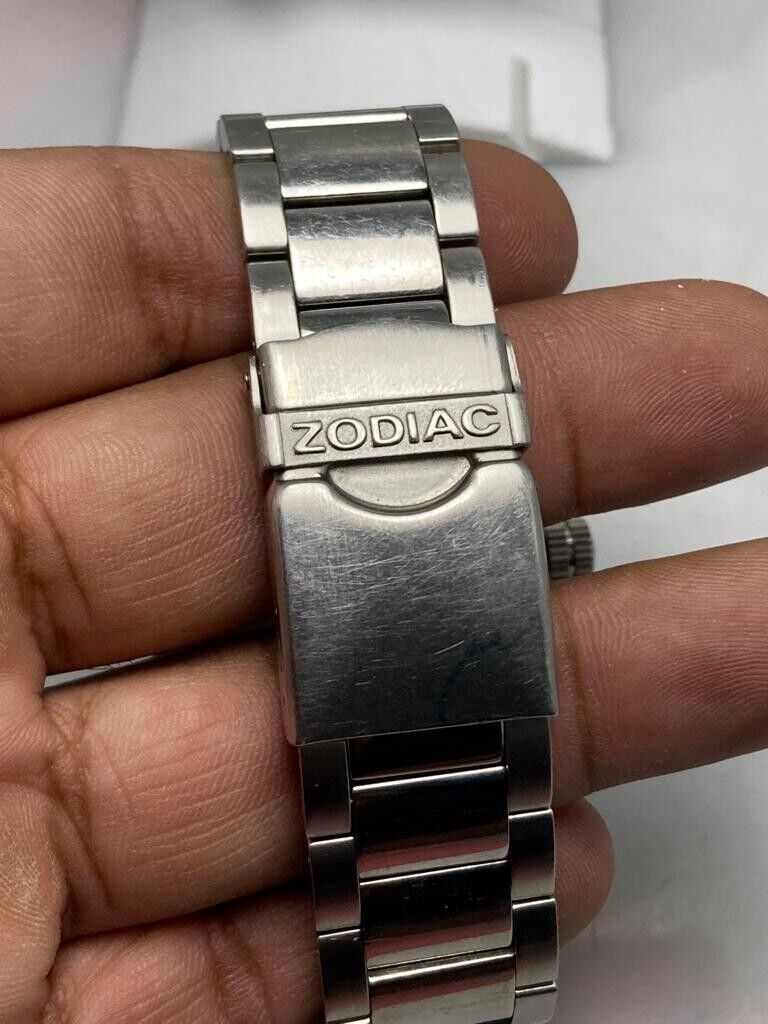 Zodiac 1882 ZO2700 Chronograph Men's Wristwatch | WatchCharts