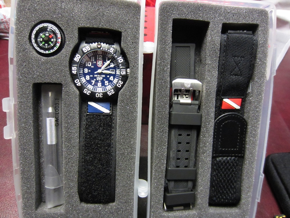 SOLD LUMINOX SCOTT CASSELL UVP LIMITED EDITION A.3054.SET US NAVY SEALS WatchCharts Marketplace