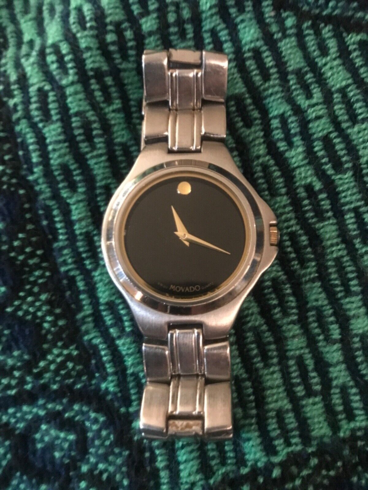 GENUINE MOVADO MUSEUM 2-TONE STAINLESS STEEL LADIES WRIST WATCH 86-A1-816. Ladies Movado SE Stainless Steel and 18k Gold Quartz Watch  main image 3