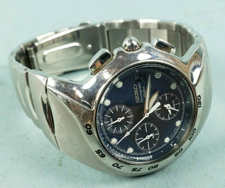 Seiko Chronograph 3185 b1 Analog Tachymeter 100m Water Resistance