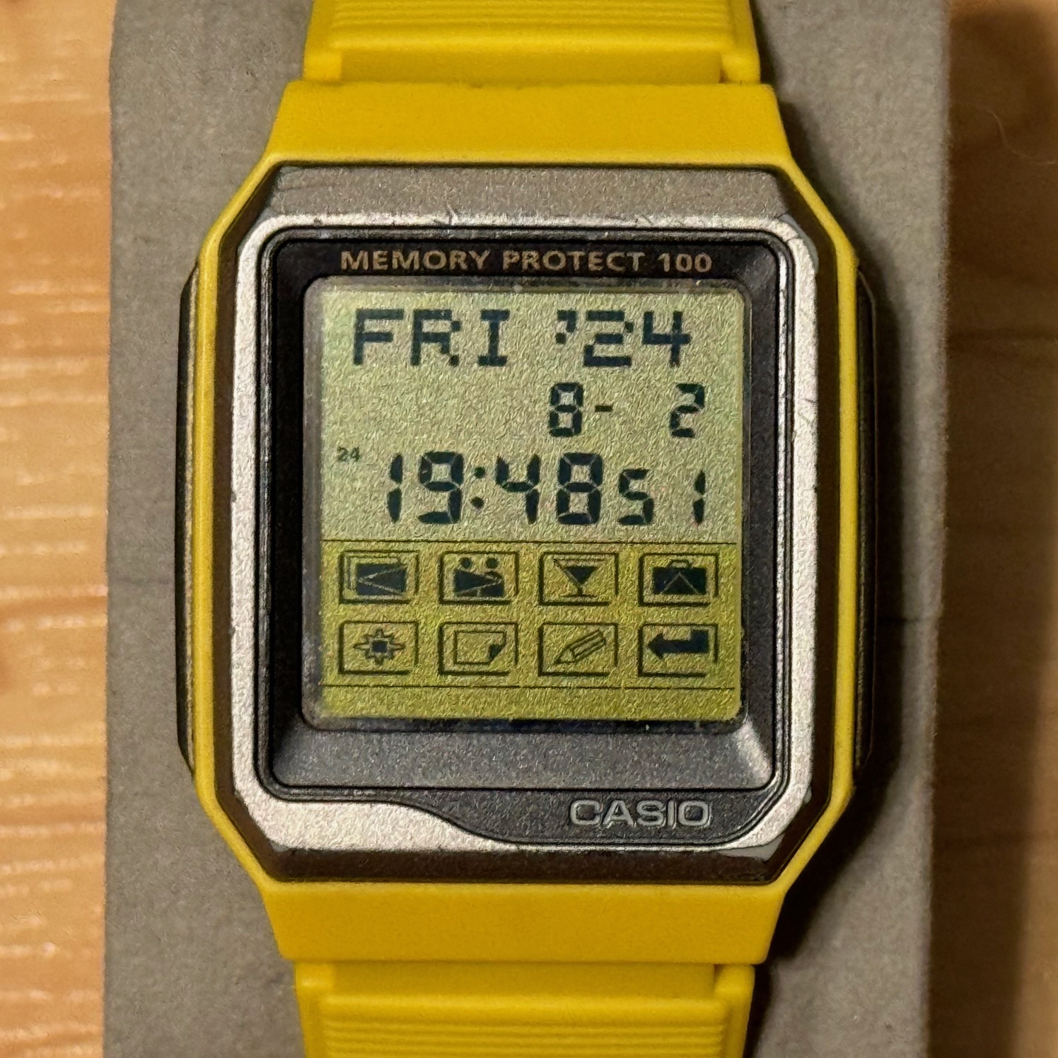 WTS] Casio VDB-101JIM Invisible Machine Data Bank Touch Screen Men's  Vintage Digital Watch | WatchCharts Marketplace