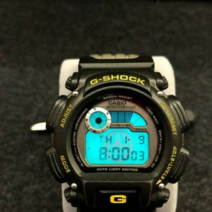 CASIO G SHOCK DW 9000 TRIPLE CROWN OF SURFING WATCH LIMITED