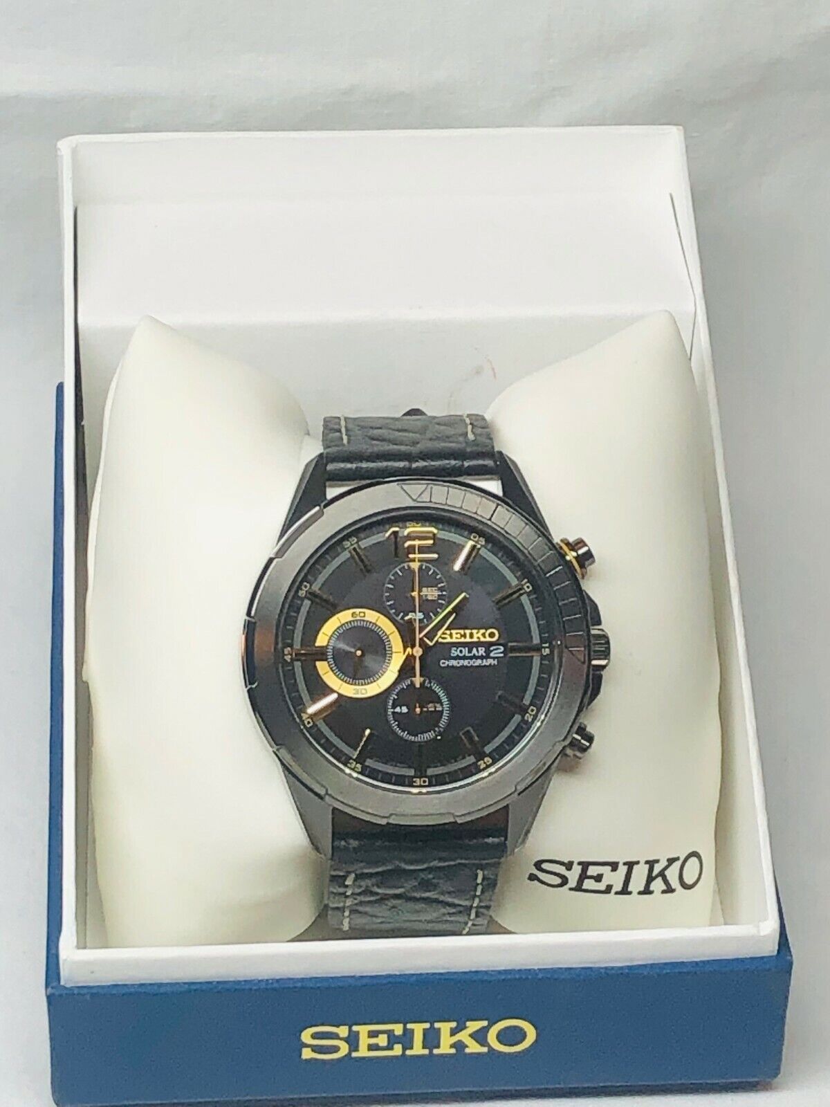 Seiko v176 price on sale