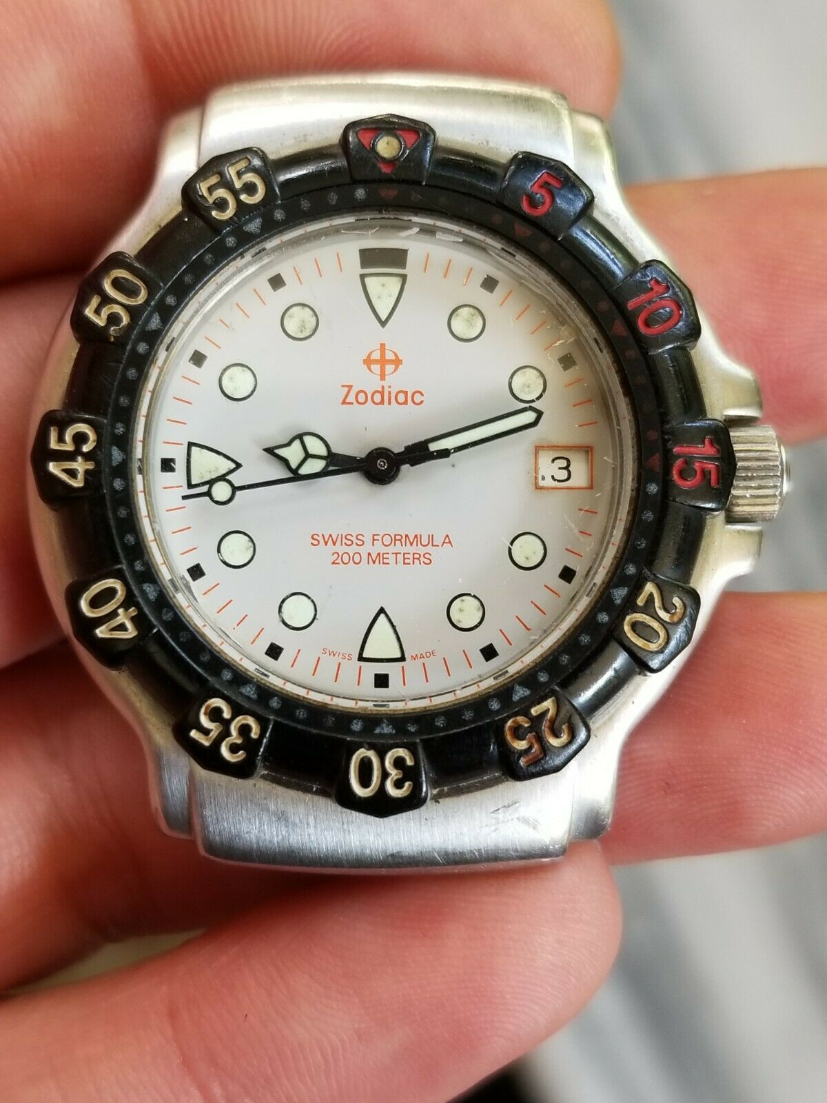 流行に  Zodiac Watch Quartz Sport Mens Diver 200m Formula Swiss 時計