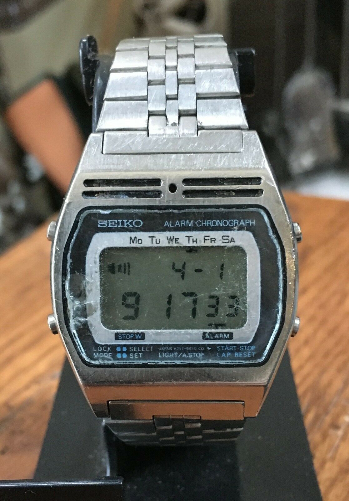 Vintage Seiko A257-5010 Mens LCD Digital Alarm Chronograph | WatchCharts