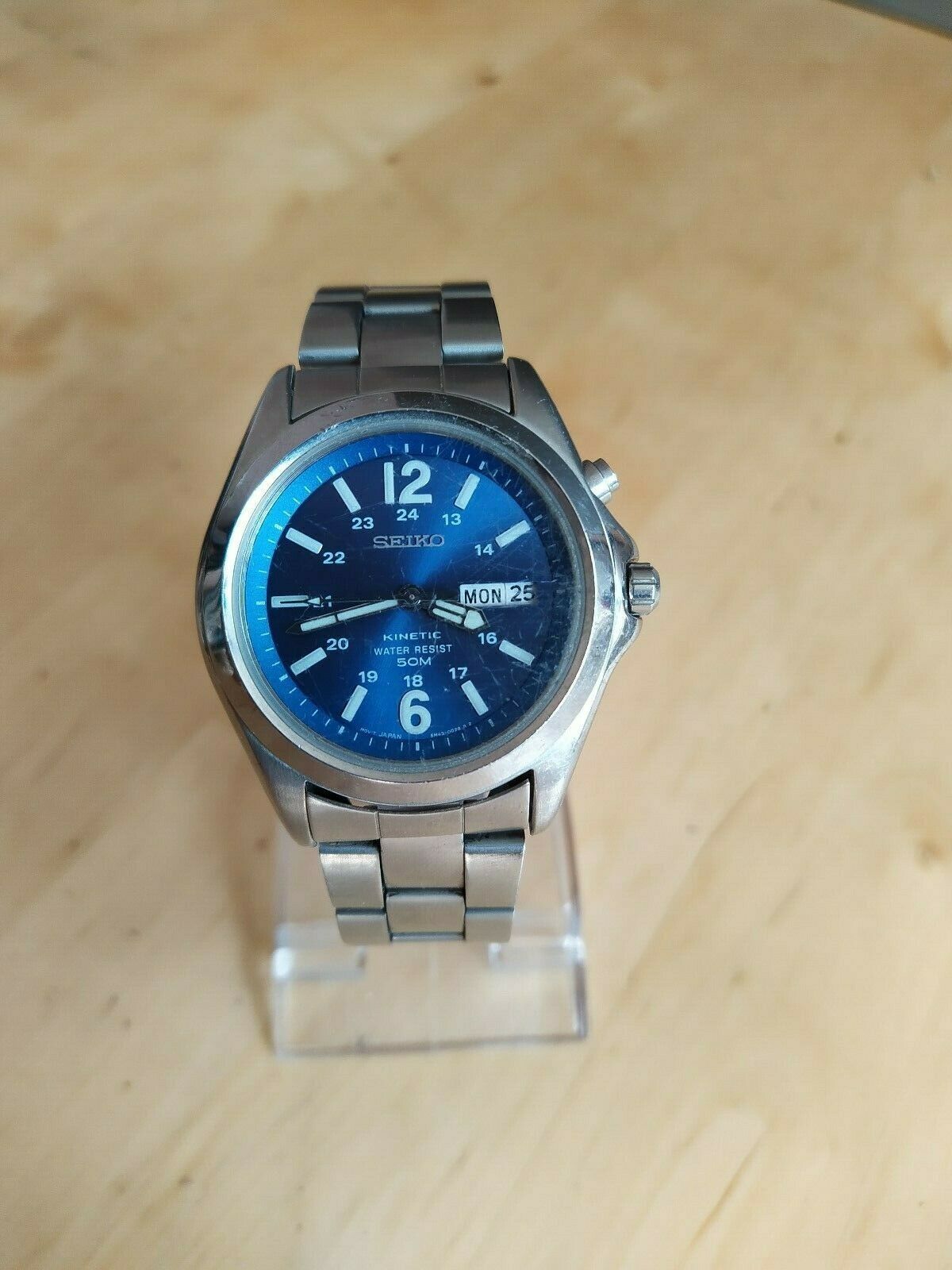 Seiko Kinetic Mens Watch Needs New Capacitor 5M43-0E70