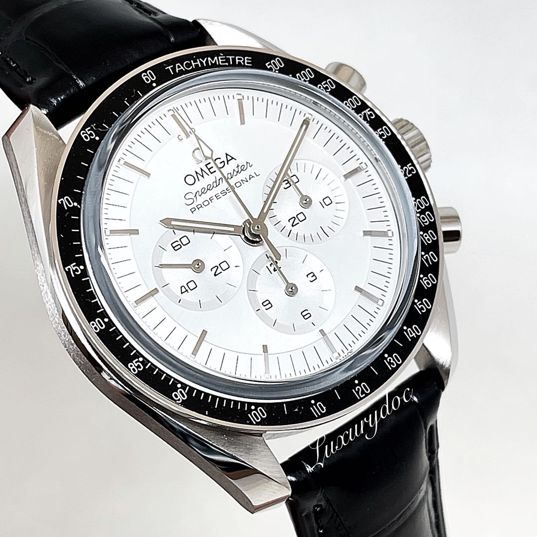 Omega Speedmaster Moonwatch Professional Co-Axial Master Chronometer  Chronograph 42mm Black (Leather)