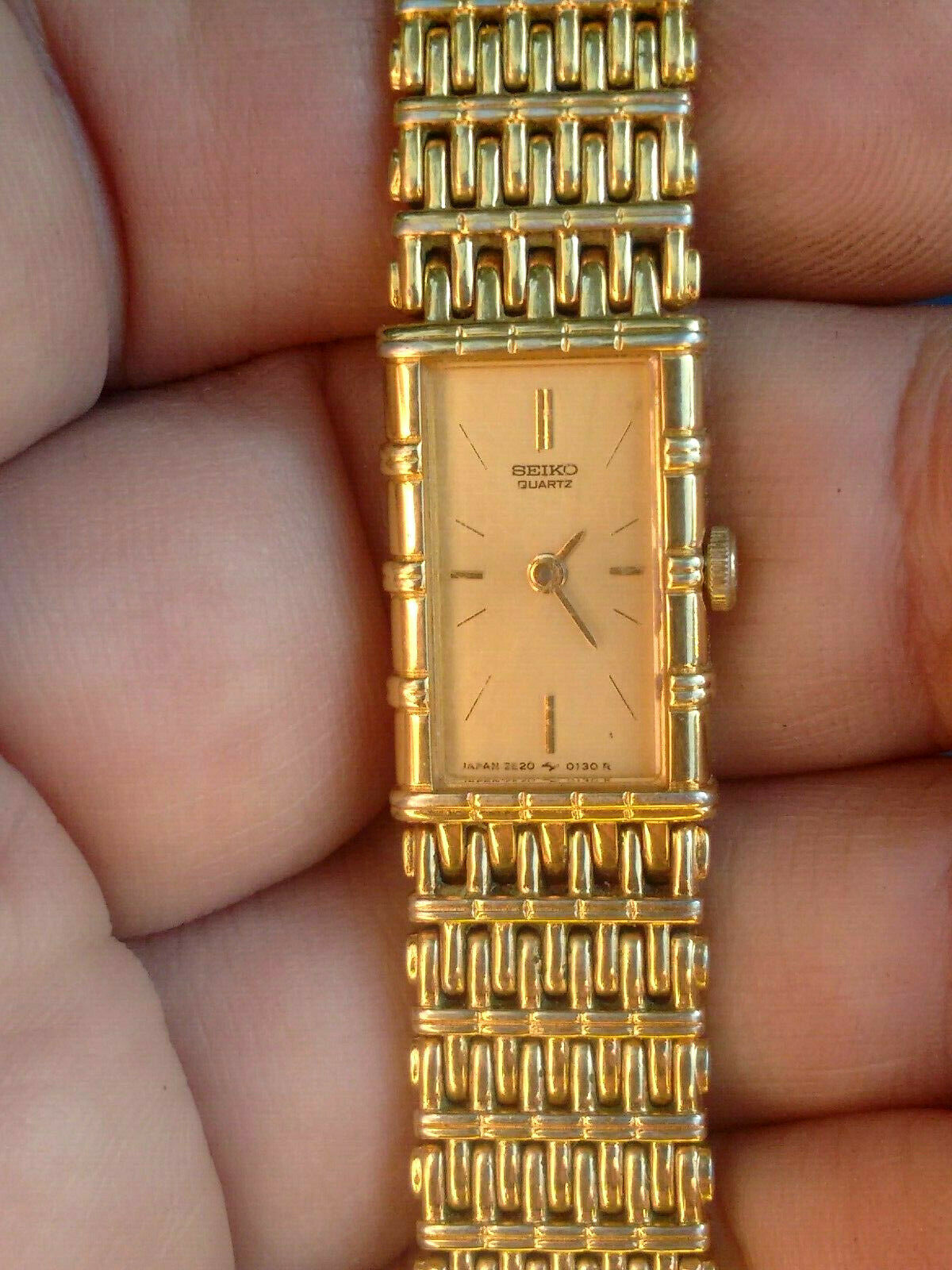 Seiko 220 Woman Watch Vintage Seiko 2P20 RARE Ladies Gold Tone Small Dress Watch  main image 3