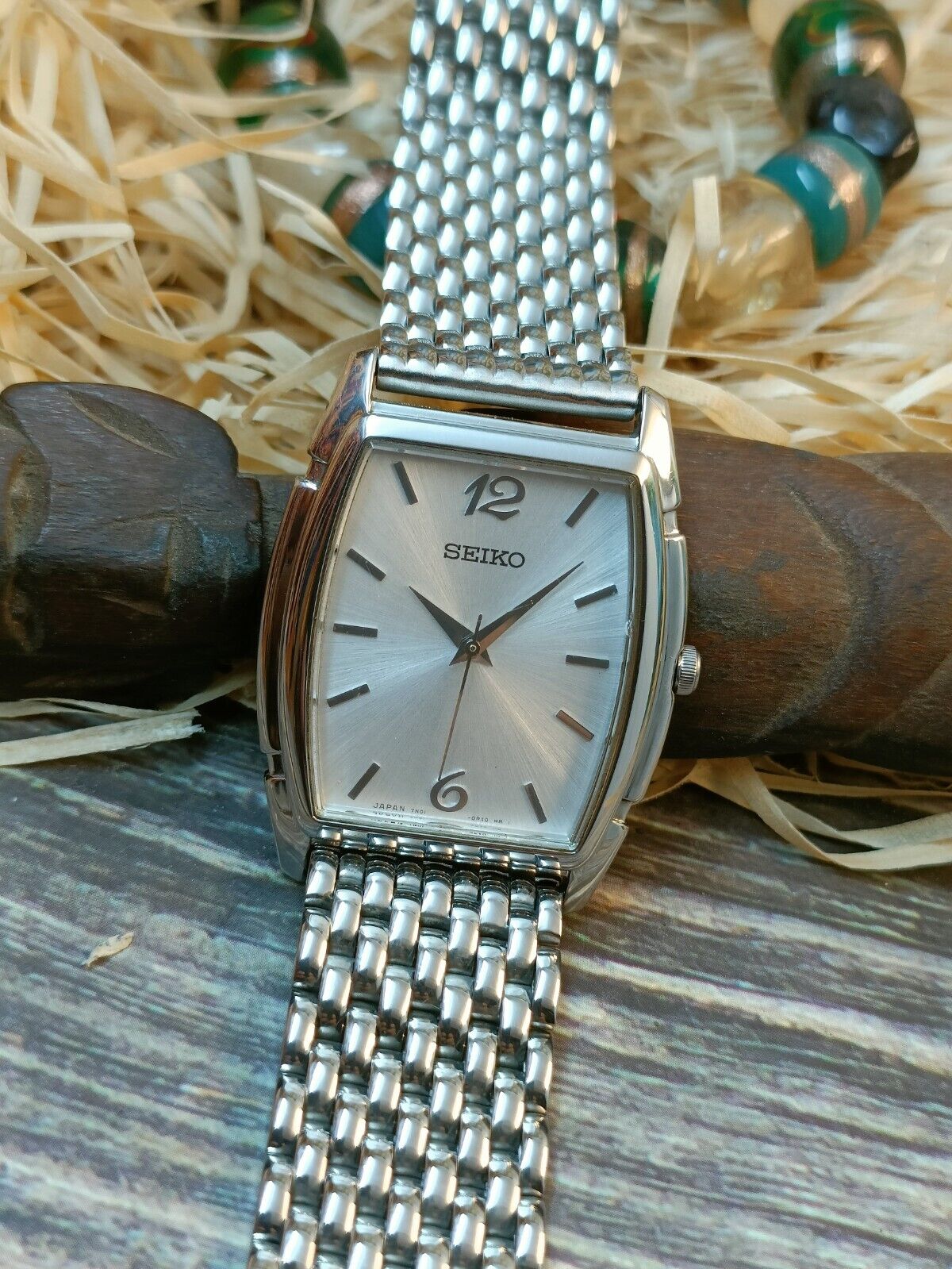 AUTHENTIC SEIKO QUARTZ MEN'S MINT SILVER DIAL ORIGINAL 7N01