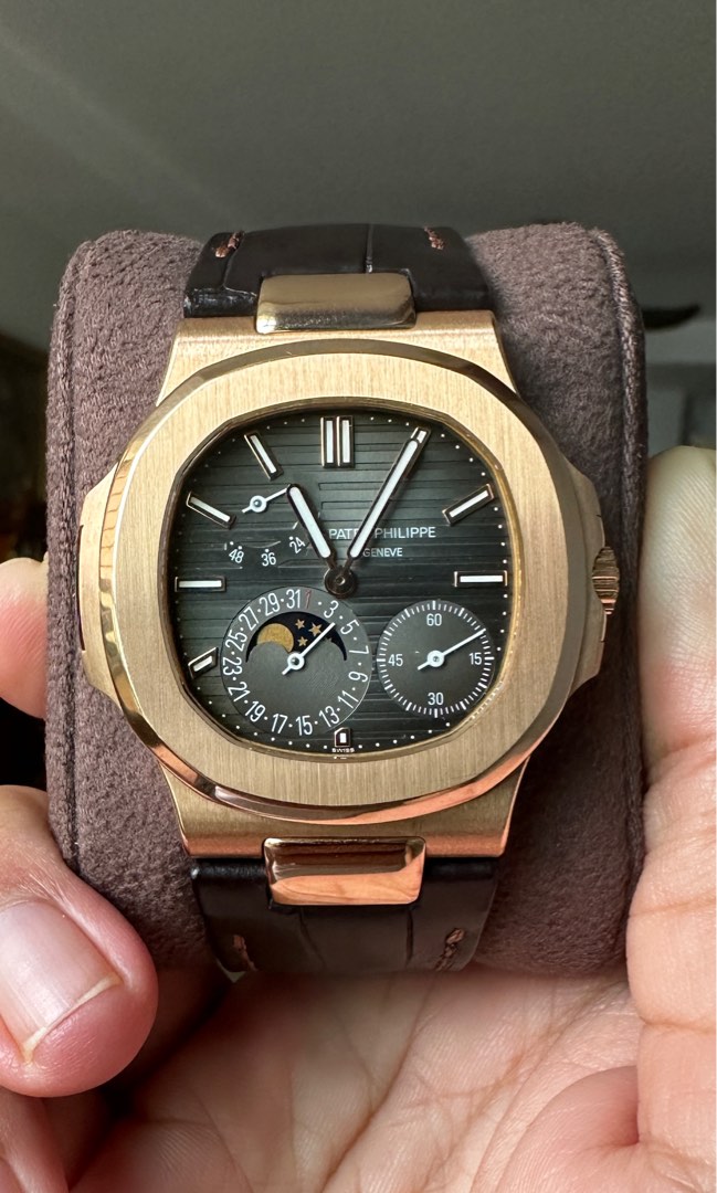 2011 Patek Philippe Nautilus 5712R 001 5712 5712R Rose Gold Full