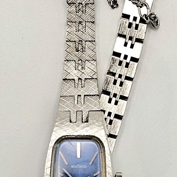 Vintage SEIKO 1520-3629 Ladies Wind-up Analog Watch ~ Running