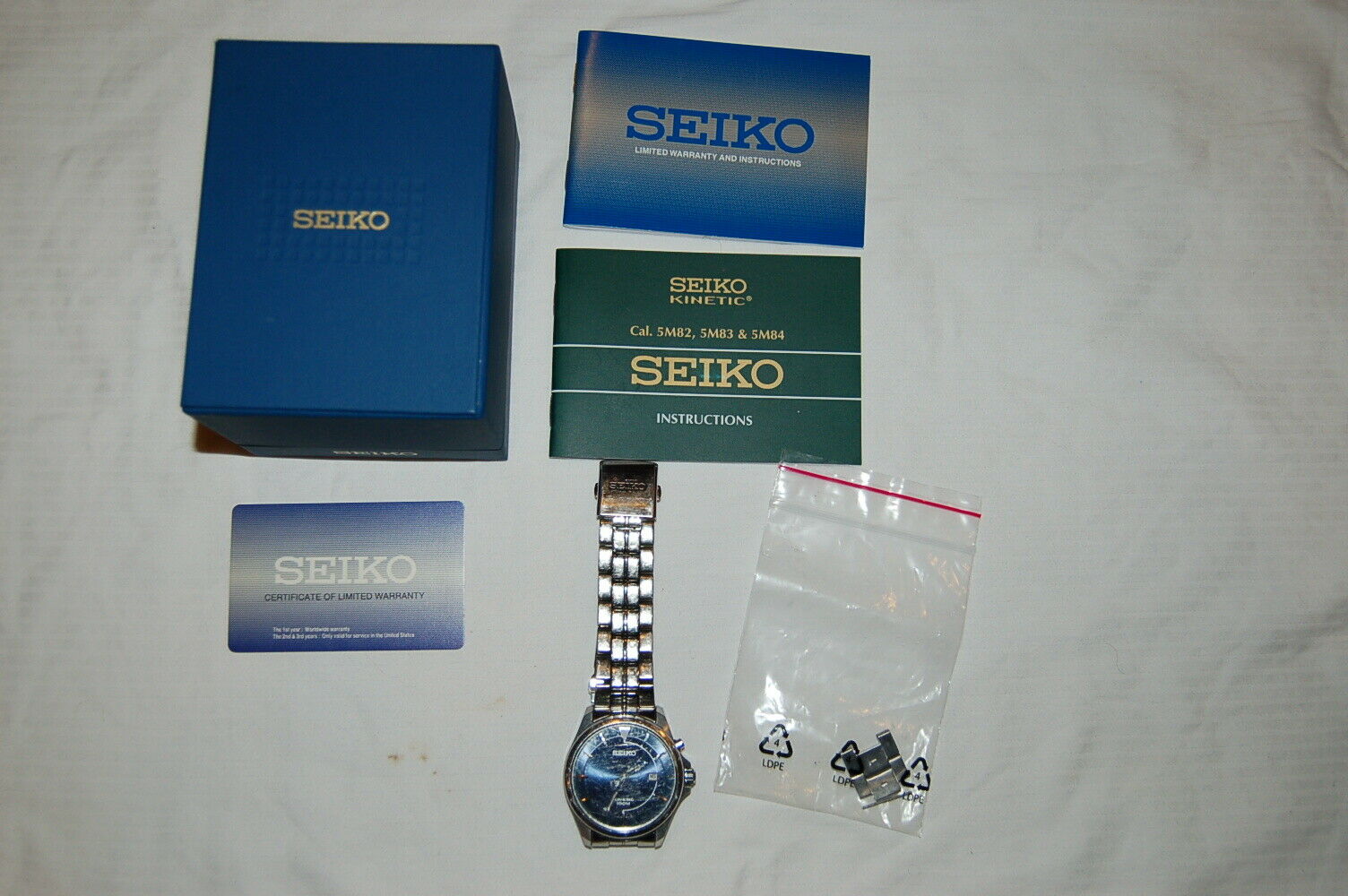 Men s Seiko Kinetic Watch Case No. 5M82 0AB0 For Parts or Repair