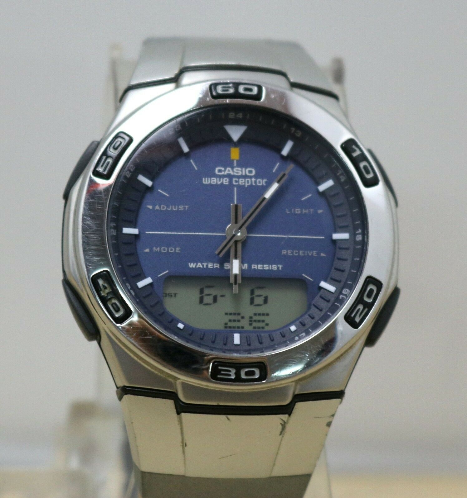 Casio Wave Ceptor WVA-105H 2734 Mens Digital Watch Vintage 