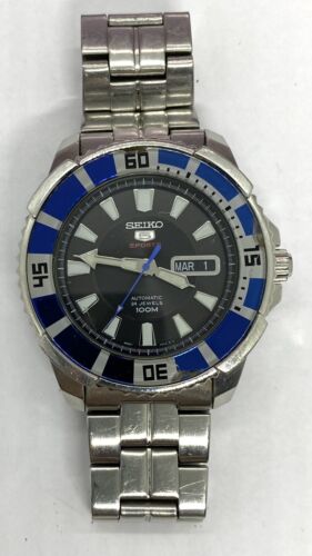 Vintage Seiko 5 Sports Automatic Dive 100 m 24 jewels 4R36A Mens Wristwatch WatchCharts