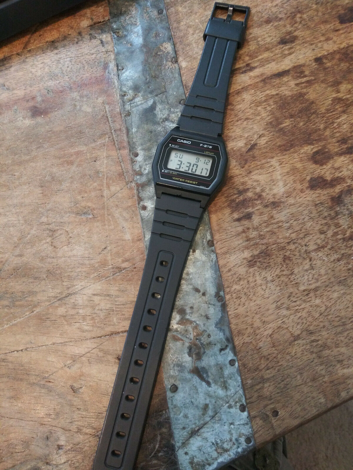Vintage 1980's Casio 400 F-21W Digital LCD Mens Watch Nice
