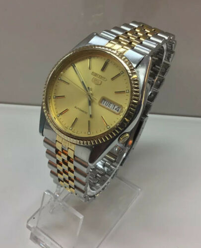 AMAZING GENTS VINTAGE SEIKO 5 AUTOMATIC 7S26- 0500 FULLY WORKING